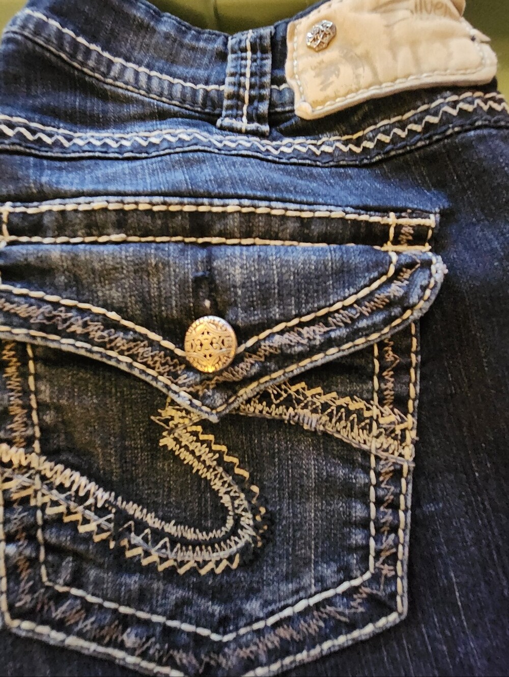 SILVER Dark Wash Women's capris with Embroidered Back Pocket - Picture 2 of 5